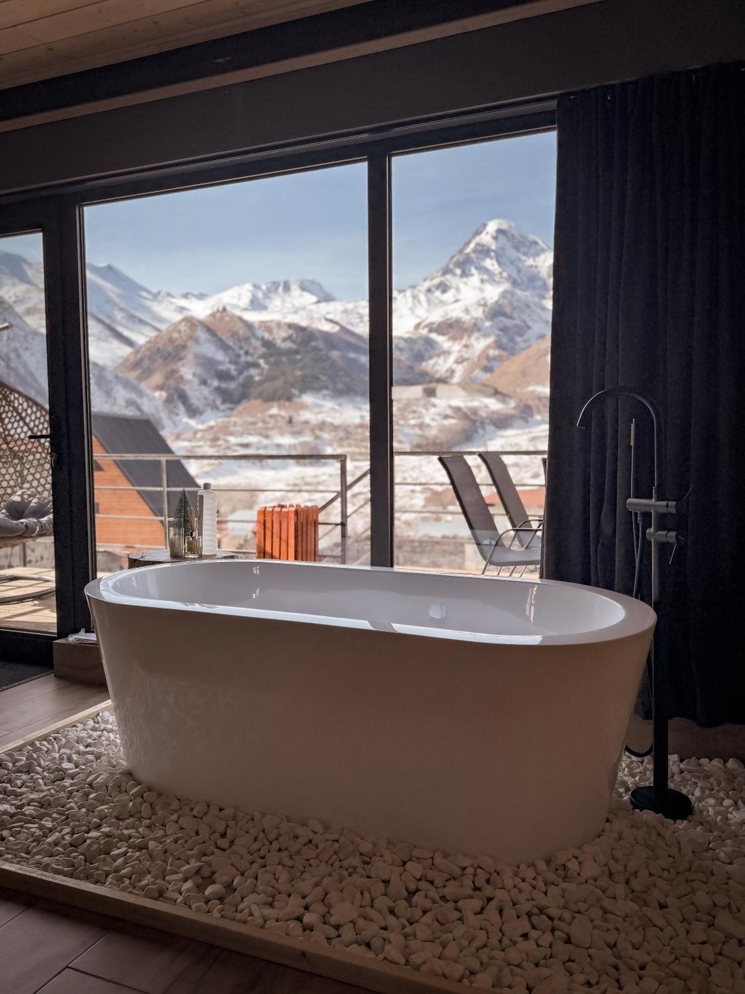 Kazbegi Story Villa Екстериор снимка