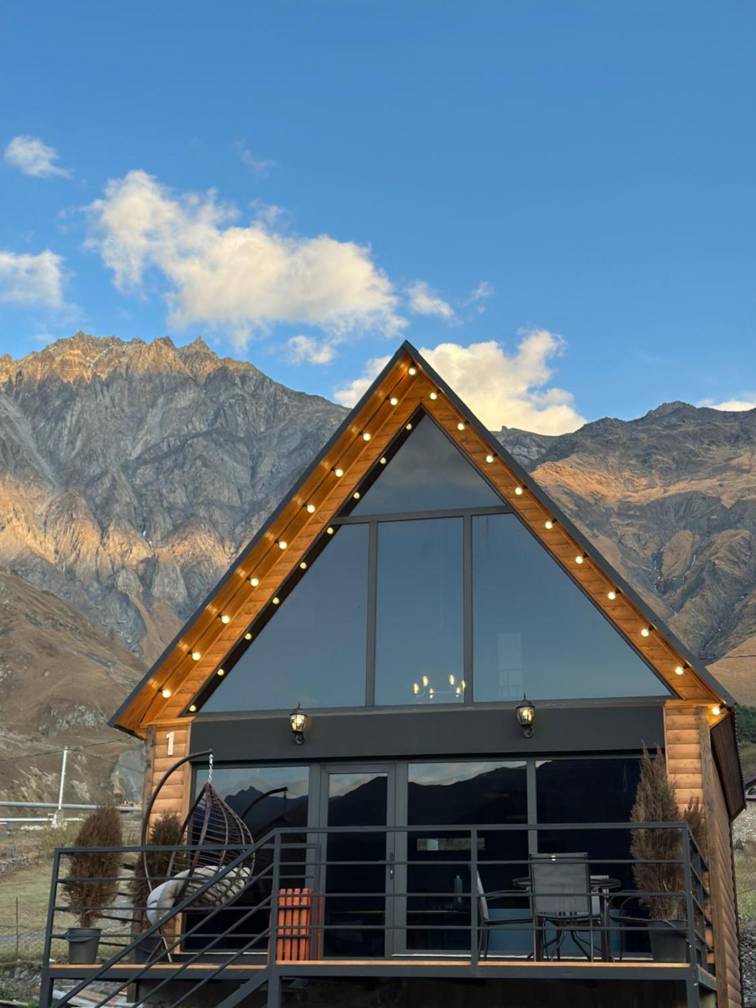 Kazbegi Story Villa Екстериор снимка