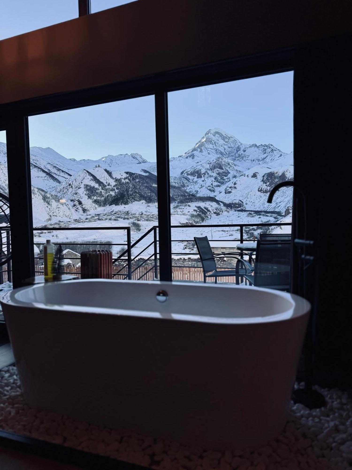 Kazbegi Story Villa Екстериор снимка